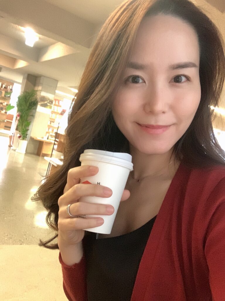 醫生李妵鍈早於1月離開醫生崗位，她指出政府無意解決醫療系統問題，只是一味政治化。（受訪者提供）