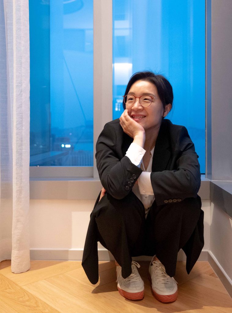 尹佳恩拍攝《若問世界誰無傷》，做了不少功課。（劉彥汶攝）