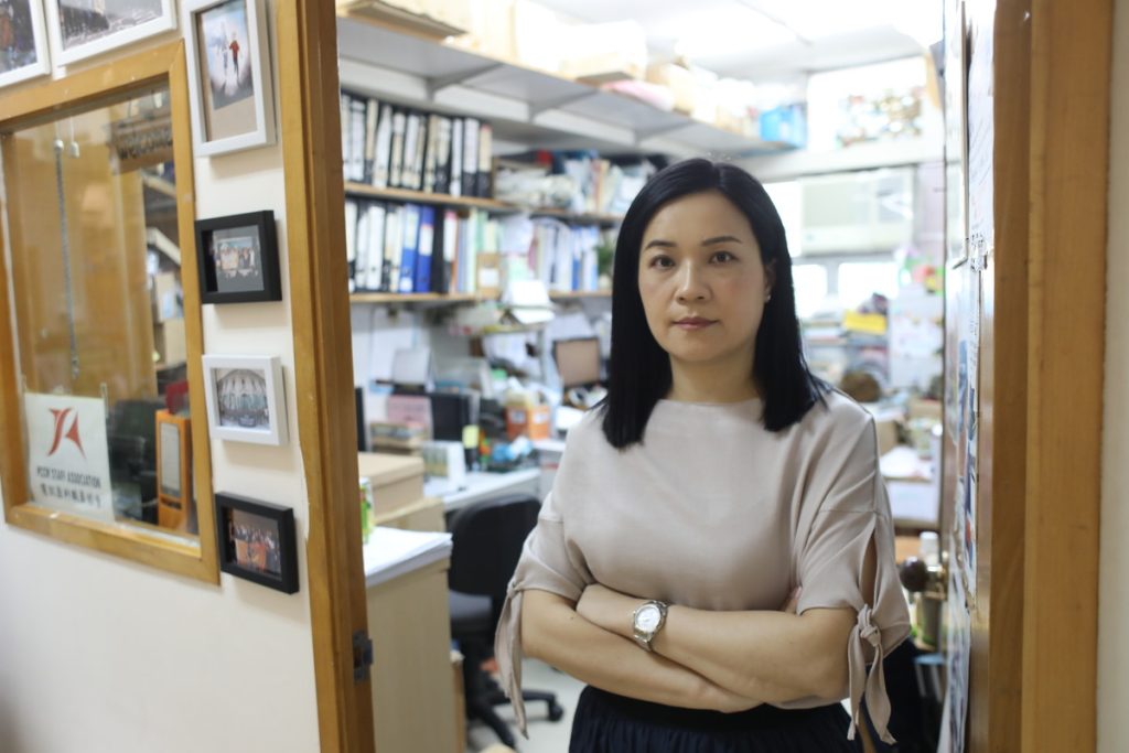 吳敏兒於2005年代表工會控告僱主違法禁止僱員發言，獲判勝訴，成為香港工會史上首宗「歧視職工會」勝訴案件。（誌傳媒資料圖片）