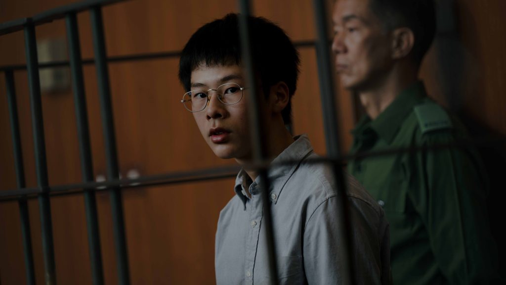 首次拍戲的新人蘇文濤飾演行兇兒子。（《爸爸》劇照由高先電影提供）