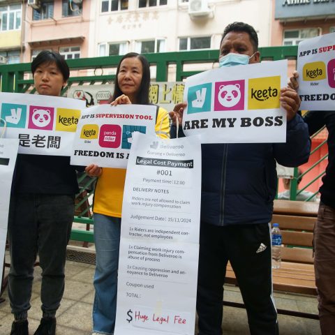 外賣員同業聯同關注組齊聲聲援Gurung（左三）