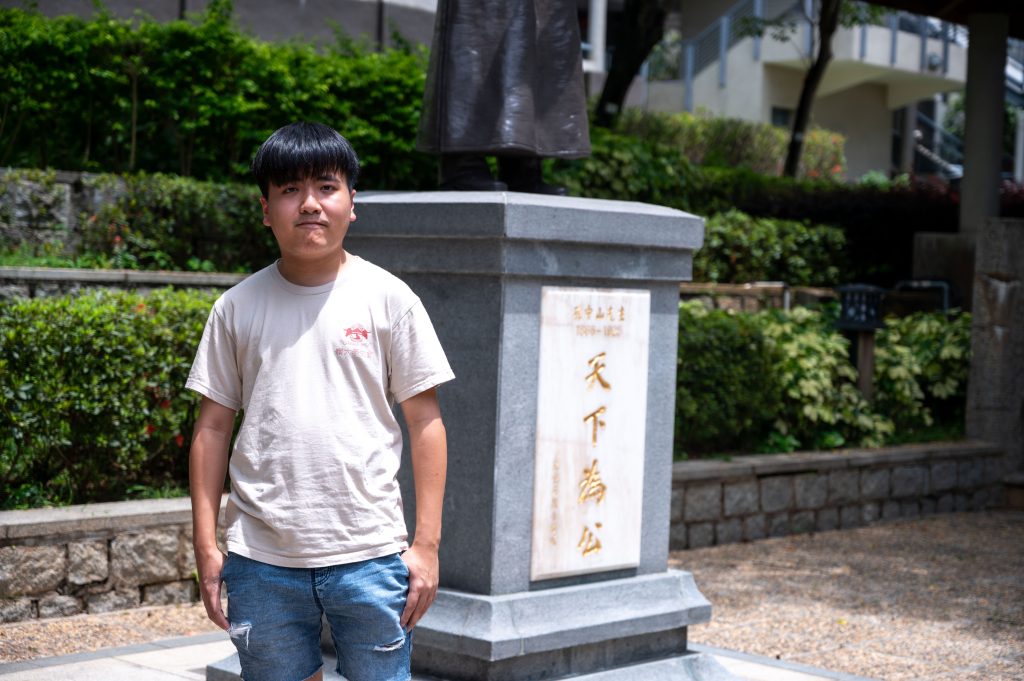 賴卓賢表示，今年舉辦「紅們夜宴」，校方全面殺封活動。