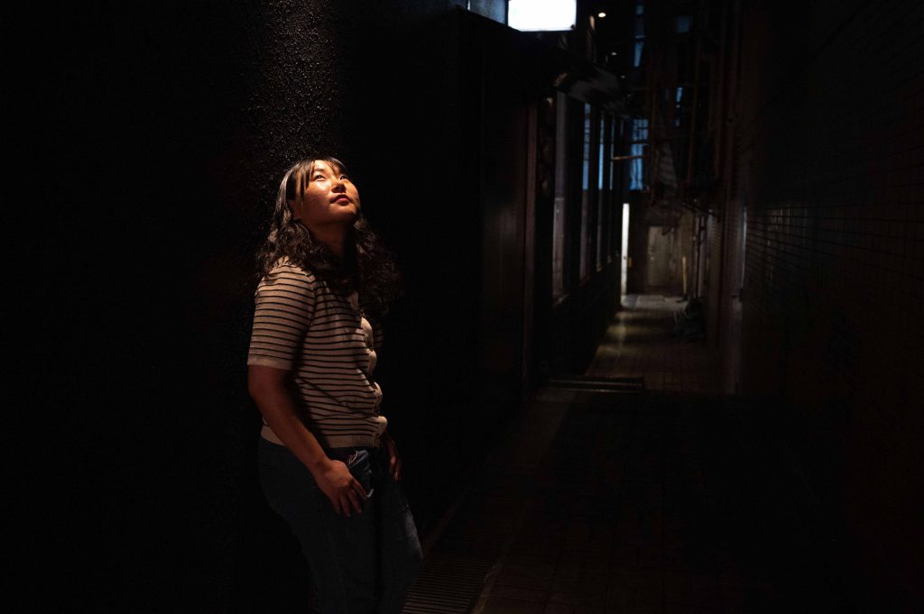 經歴十多年的政局變遷，南雅琅在公民社會找到自己記錄的位置。（劉彥汶攝）