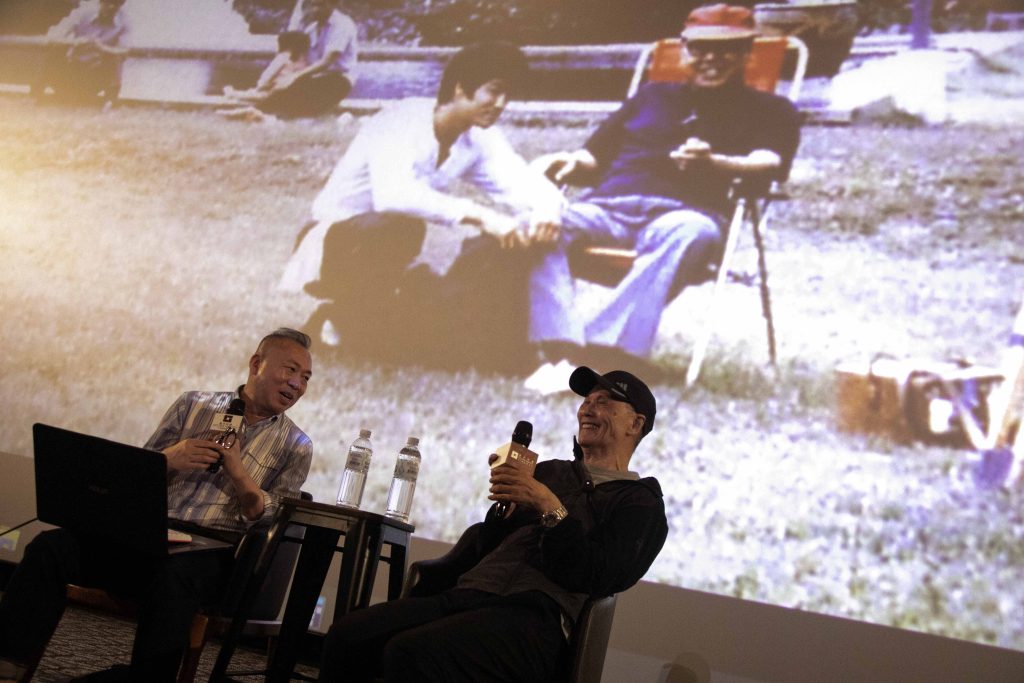 李小龍會長黃耀強與陳會毅分享戲院點滴。