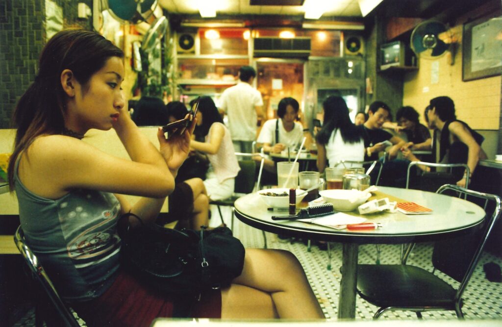 《榴槤飄飄》劇照。（© 2000 STUDIO CANAL FRANCE AND NICETOP INDEPENDENT LTD. ALL RIGHTS RESERVED）