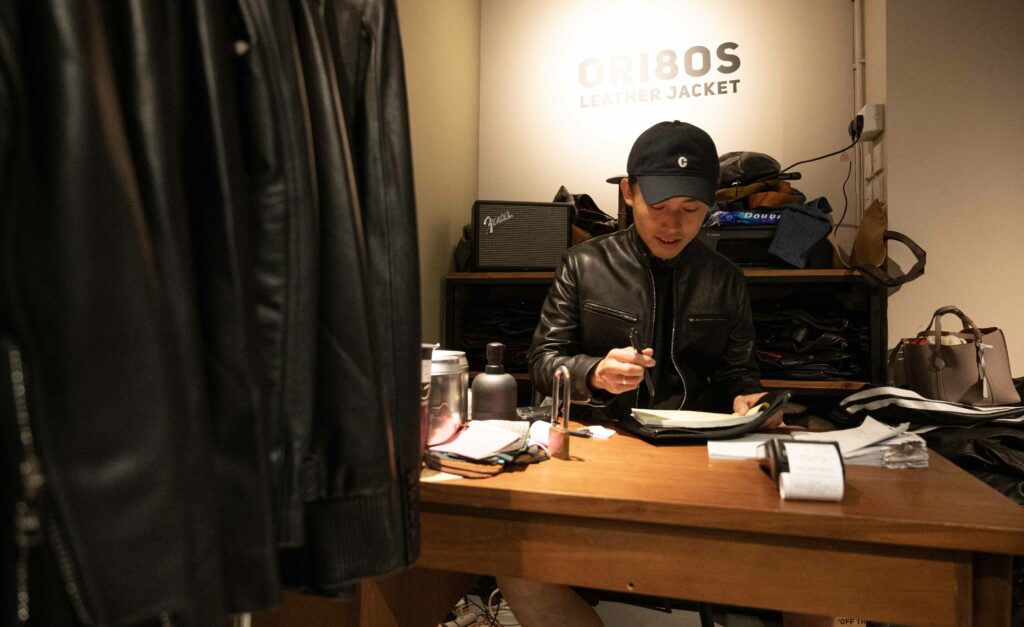 Alex透露,有想過將皮革店搬到英國。