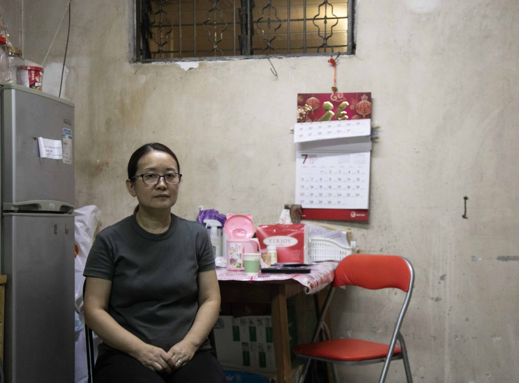 自丈夫離世後,琼姐時刻惦掛與富哥的生活點滴。(關震海攝)