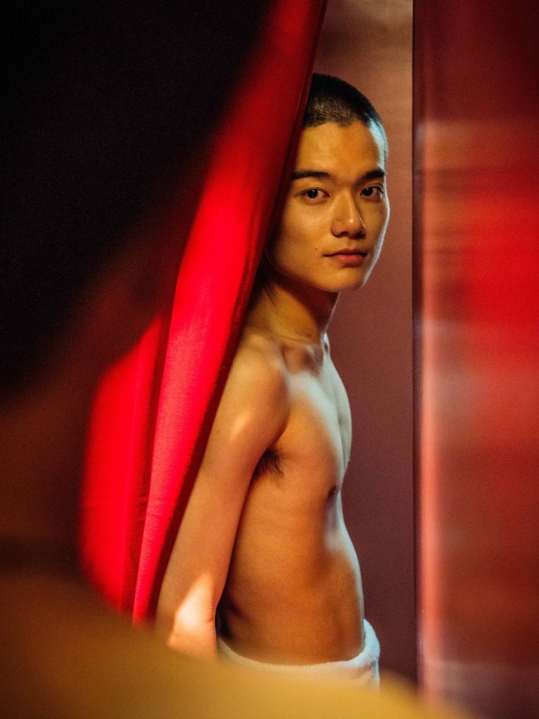 校方曾一度要求刪減《洞》5秒的性愛鏡頭,擔心有關場面會引起輿論。(《洞》劇照)