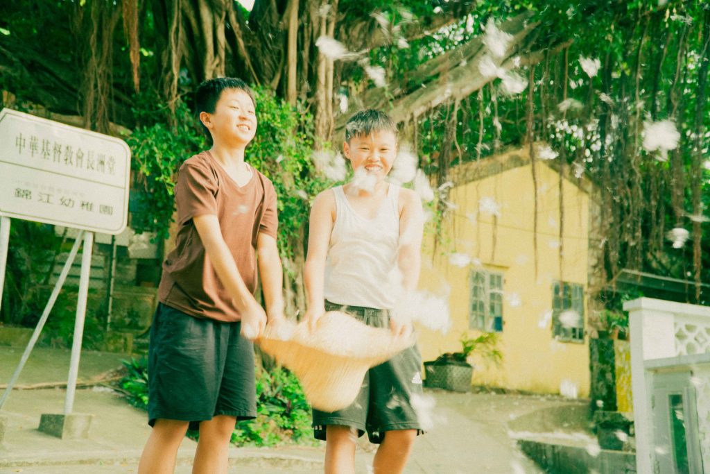 《野草》一班小朋友在經歷分離。(《野草》劇照)