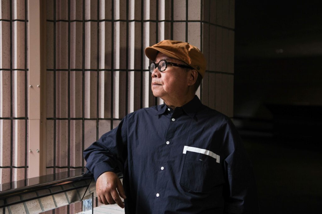 陳果覺得做導演常感迷失。「怎樣才不迷失？就是想拍乜就乜，完全冇人齮齕你。邊有咁幸福嘅導演？」（黎祉妤攝）